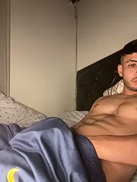 Snapshot of tom_thick chatting on January 2025 08:07:02 AM tom thick online show from January 2025 08:07:02 AM