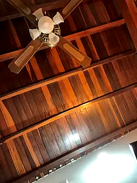 Snapshot of tom_thick chatting on November 2025 10:57:02 PM tom thick online show from November 2025 10:57:02 PM