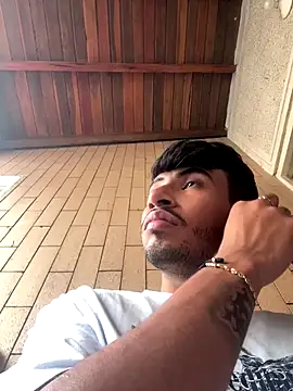 Snapshot of tom_thick chatting on January 2026 07:16:02 PM tom thick online show from January 2026 07:16:02 PM