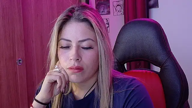 Natalia Montoya online show from October 2025 01:58:02 AM