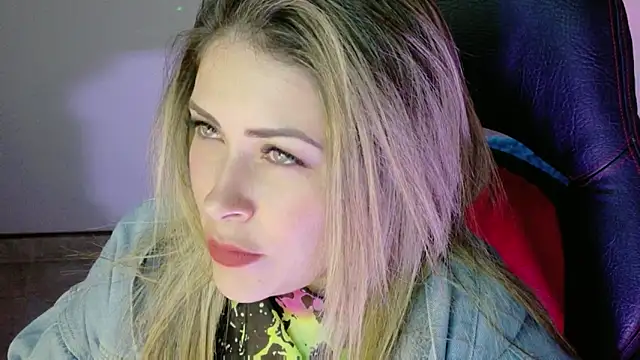 Natalia Montoya online show from November 2025 12:33:01 AM