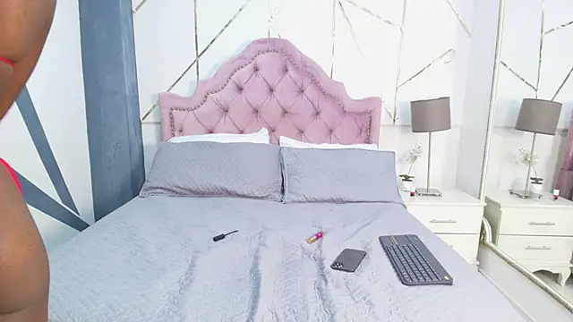 LaurenSnow online show from February 2025 06:51:02 PM