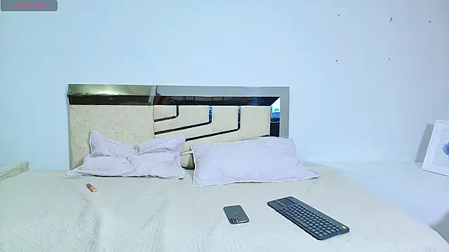 LaurenSnow online show from February 2025 03:30:01 PM