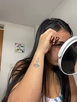 Snapshot of AnithaFigueroa1 chatting on January 2025 01:49:02 PM AnithaFigueroa1 online show from January 2025 01:49:02 PM