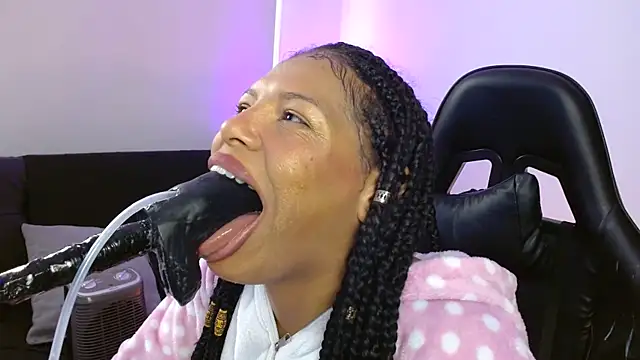 Snapshot of Anabel693 chatting on January 2025 01:44:02 PM Anabel693 online show from January 2025 01:44:02 PM