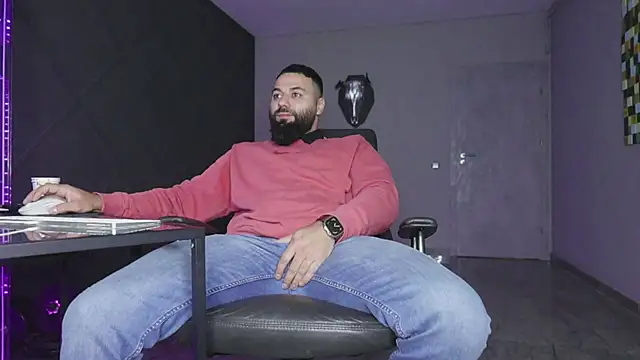 mattmasterss online show from November 2025 05:51:02 AM