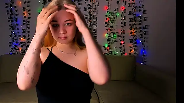 AlicePopsy online show from February 2025 10:10:02 AM