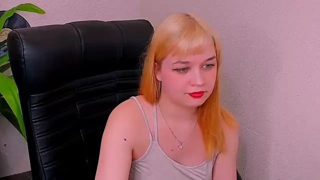 AlicePopsy online show from March 2025 01:57:02 PM