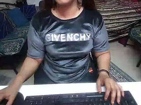 Arushisingh8888 online show from February 2025 10:51:02 AM