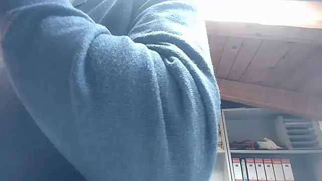 Snapshot of TWENTYONE0021 chatting on October 2025 11:14:02 AM TWENTYONE0021 online show from October 2025 11:14:02 AM