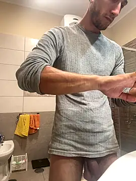 Snapshot of Gionnytav chatting on October 2025 04:20:02 PM Gionnytav online show from October 2025 04:20:02 PM