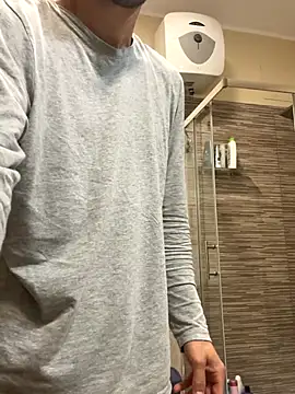 Snapshot of Gionnytav chatting on October 2025 04:47:01 AM Gionnytav online show from October 2025 04:47:01 AM