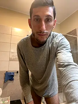 Snapshot of Gionnytav chatting on October 2025 04:57:02 AM Gionnytav online show from October 2025 04:57:02 AM