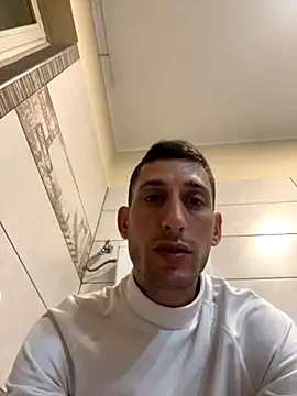 Snapshot of Gionnytav chatting on November 2025 04:35:01 AM Gionnytav online show from November 2025 04:35:01 AM