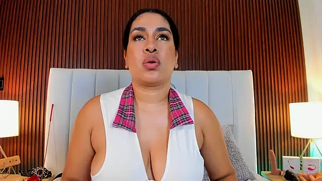 Snapshot of Liana_Asaff chatting on January 2025 10:38:01 PM Liana Asaff online show from January 2025 10:38:01 PM