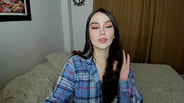 Snapshot of teseo_and_afroditha_ chatting on February 2025 04:07:02 AM teseo and afroditha online show from February 2025 04:07:02 AM