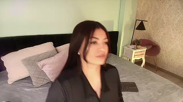 EvaaStevens online show from October 2025 02:47:02 PM