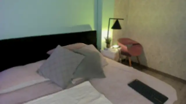 EvaaStevens online show from October 2025 12:56:02 PM