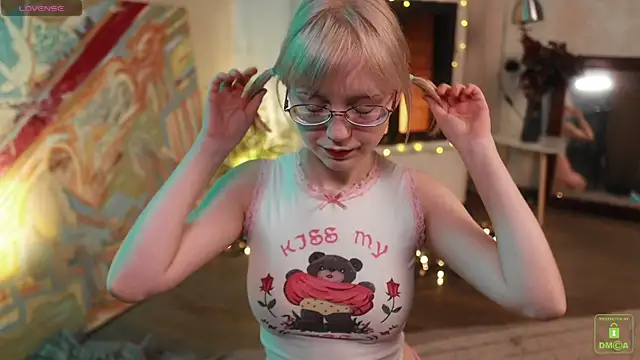 Snapshot of electric_babe chatting on January 2025 12:37:01 PM electric babe online show from January 2025 12:37:01 PM