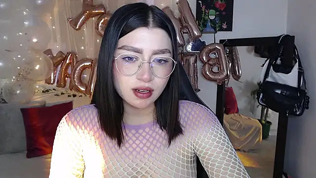 mily thomson b  online show from September 2025 08:31:01 PM