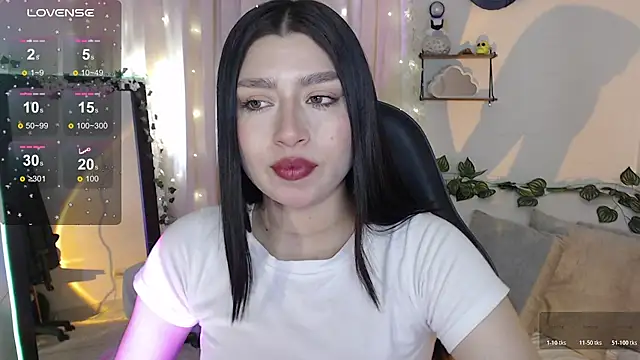 Snapshot of mily_thomson_b_ chatting on December 2025 06:16:01 PM mily thomson b online show from December 2025 06:16:01 PM