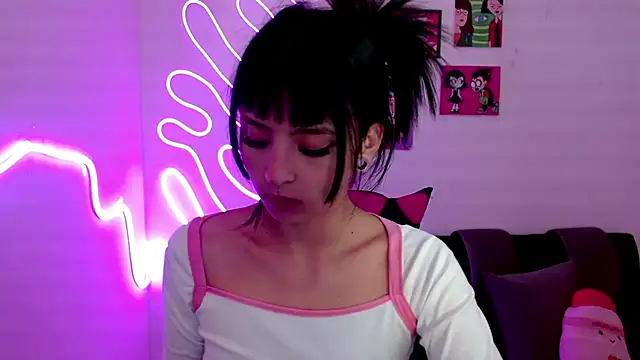 Snapshot of Kind_Scarlett chatting on January 2025 11:56:02 PM Kind Scarlett online show from January 2025 11:56:02 PM