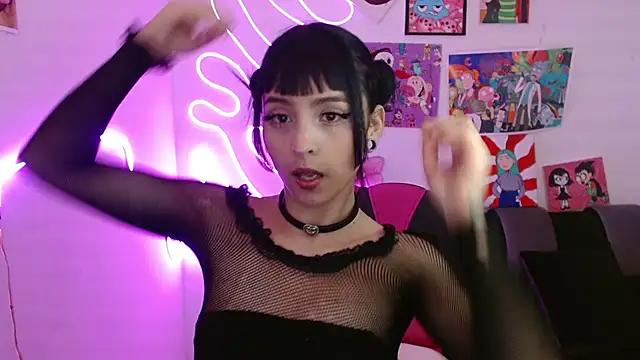 Snapshot of Kind_Scarlett chatting on February 2025 11:04:01 PM Kind Scarlett online show from February 2025 11:04:01 PM