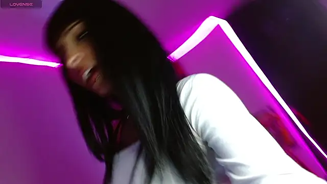 Snapshot of Kind_Scarlett chatting on January 2026 12:24:01 AM Kind Scarlett online show from January 2026 12:24:01 AM