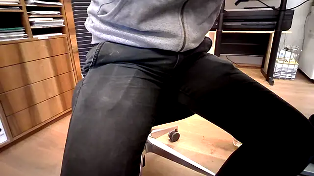 Snapshot of 10_1992 chatting on December 2024 10:54:01 AM 10 1992 online show from December 2024 10:54:01 AM