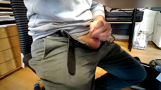 Snapshot of 10_1992 chatting on January 2025 10:41:01 AM 10 1992 online show from January 2025 10:41:01 AM