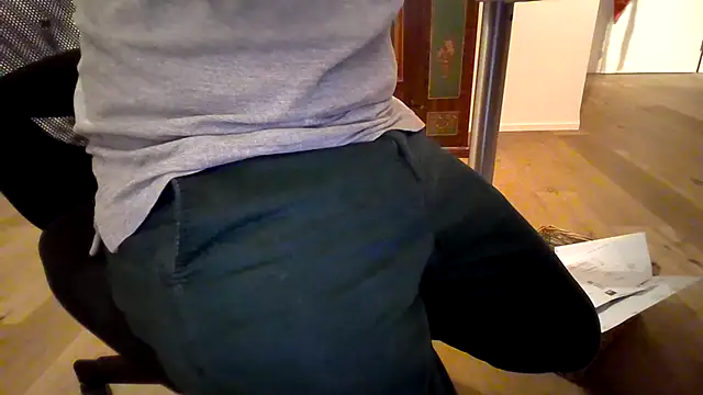 Snapshot of 10_1992 chatting on February 2025 07:41:02 PM 10 1992 online show from February 2025 07:41:02 PM