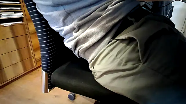 Snapshot of 10_1992 chatting on March 2025 09:32:02 AM 10 1992 online show from March 2025 09:32:02 AM