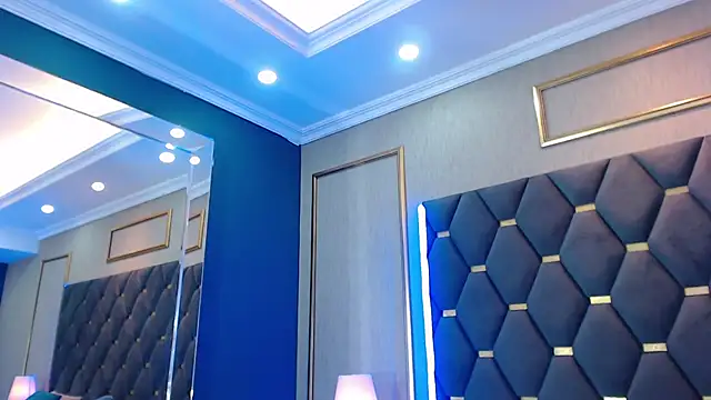 ThaniaJones online show from November 2025 12:11:02 PM