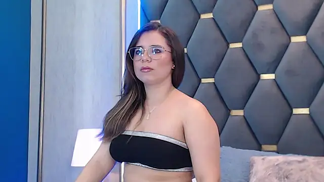 ThaniaJones online show from January 2026 12:07:01 PM