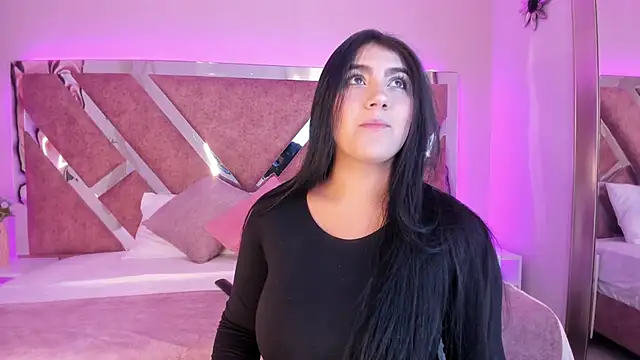 PaulinaDuarte online show from March 2025 01:07:02 PM