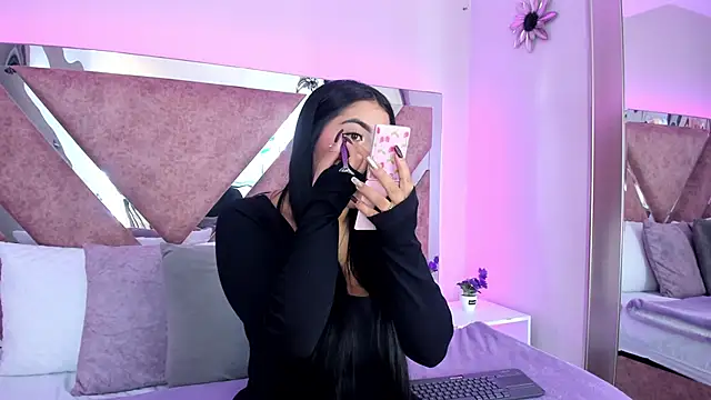 PaulinaDuarte online show from October 2025 12:38:02 PM