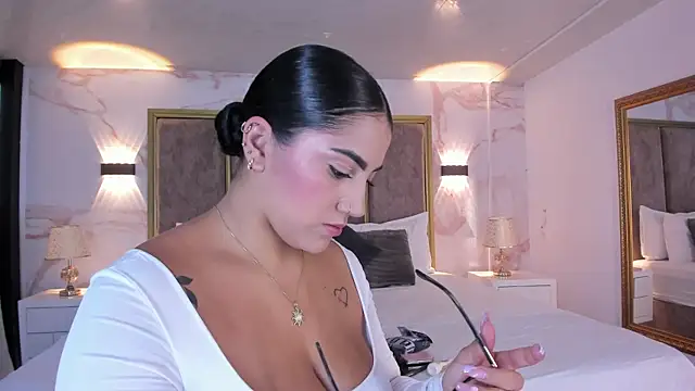 PaulinaDuarte online show from May 2026 11:48:02 AM
