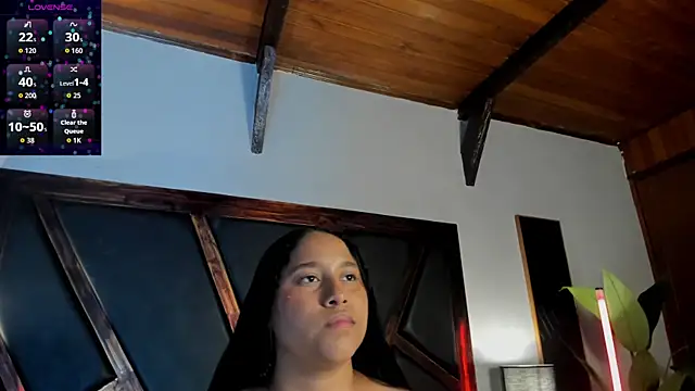 Snapshot of EmiliWilliams chatting on April 2026 11:30:02 PM EmiliWilliams online show from April 2026 11:30:02 PM