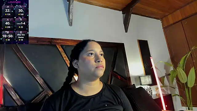 Snapshot of EmiliWilliams chatting on April 2026 12:02:02 AM EmiliWilliams online show from April 2026 12:02:02 AM