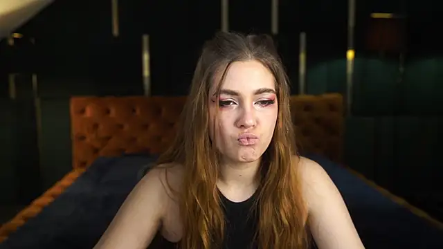 Snapshot of Grace_Fantasy chatting on December 2024 11:57:02 PM Grace Fantasy online show from December 2024 11:57:02 PM