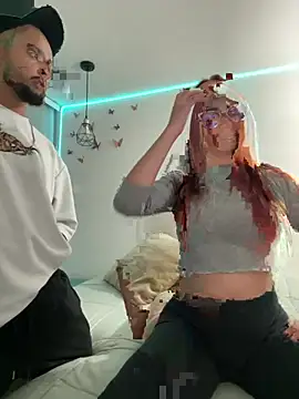 Chloe Johnson  online show from December 2024 03:40:01 AM