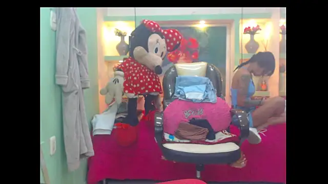 lorenapinto online show from July 2026 02:23:01 PM