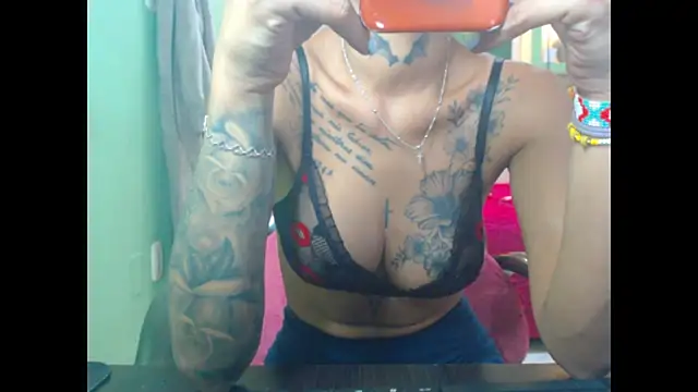lorenapinto online show from July 2026 10:52:01 PM