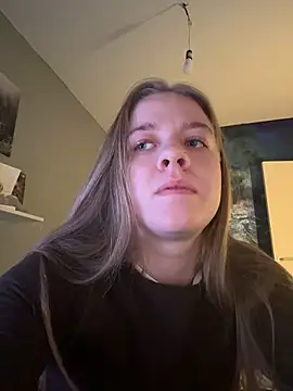 candy maggie online show from November 2025 05:02:01 PM