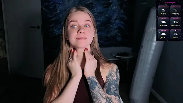 Snapshot of candy_maggie chatting on March 2026 02:10:02 PM candy maggie online show from March 2026 02:10:02 PM