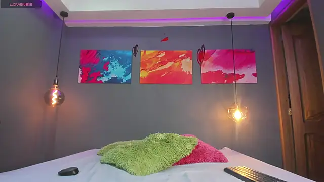 summer lee  online show from December 2024 10:18:01 PM