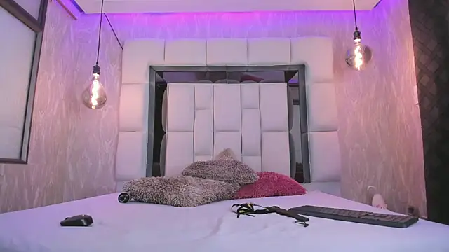 summer lee  online show from February 2025 08:52:02 PM