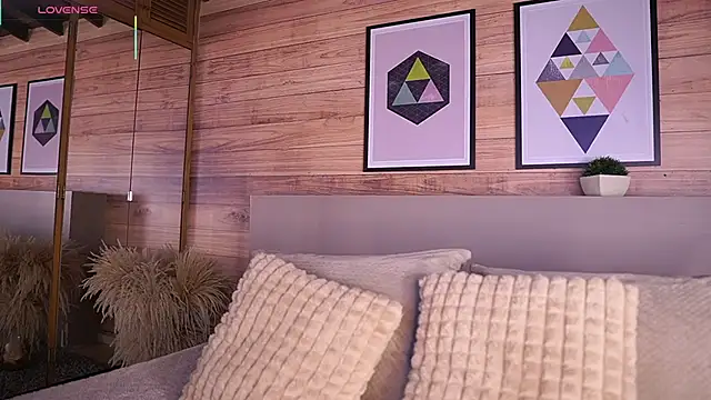 Snapshot of AmmyScott chatting on November 2025 10:43:02 PM AmmyScott online show from November 2025 10:43:02 PM