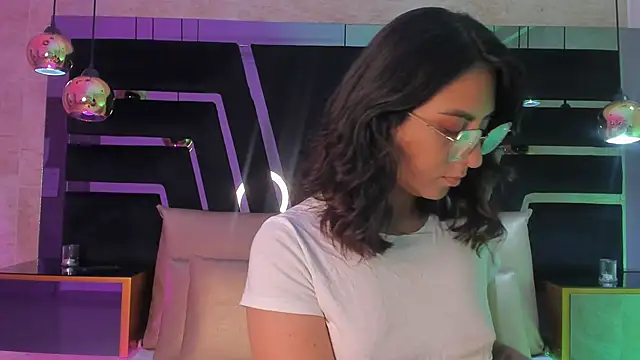 DaraBeckett online show from October 2025 11:44:02 AM