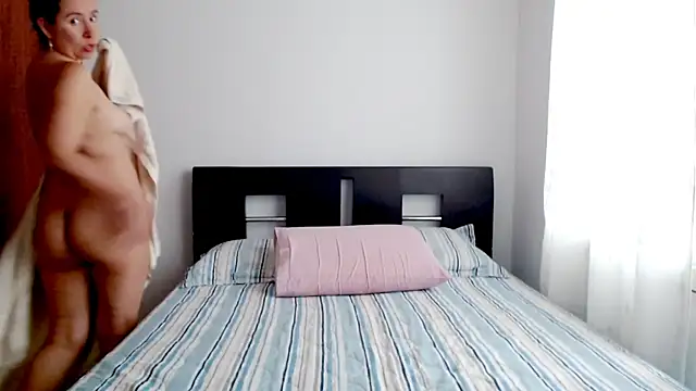 emely sexx20 online show from December 2025 02:32:02 PM